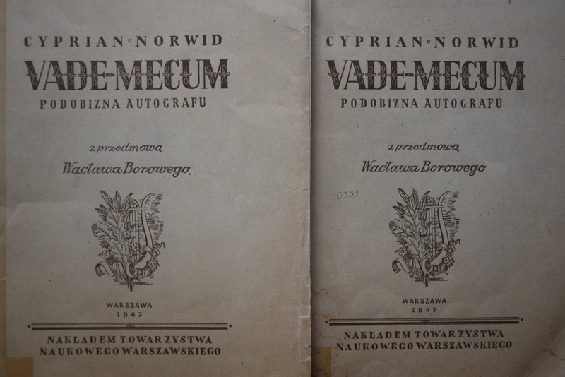 Wśród najstarszych książek Czytelni MBP – „Vade-mecum. Podobizna autografu” C. Norwida z 1947 r.