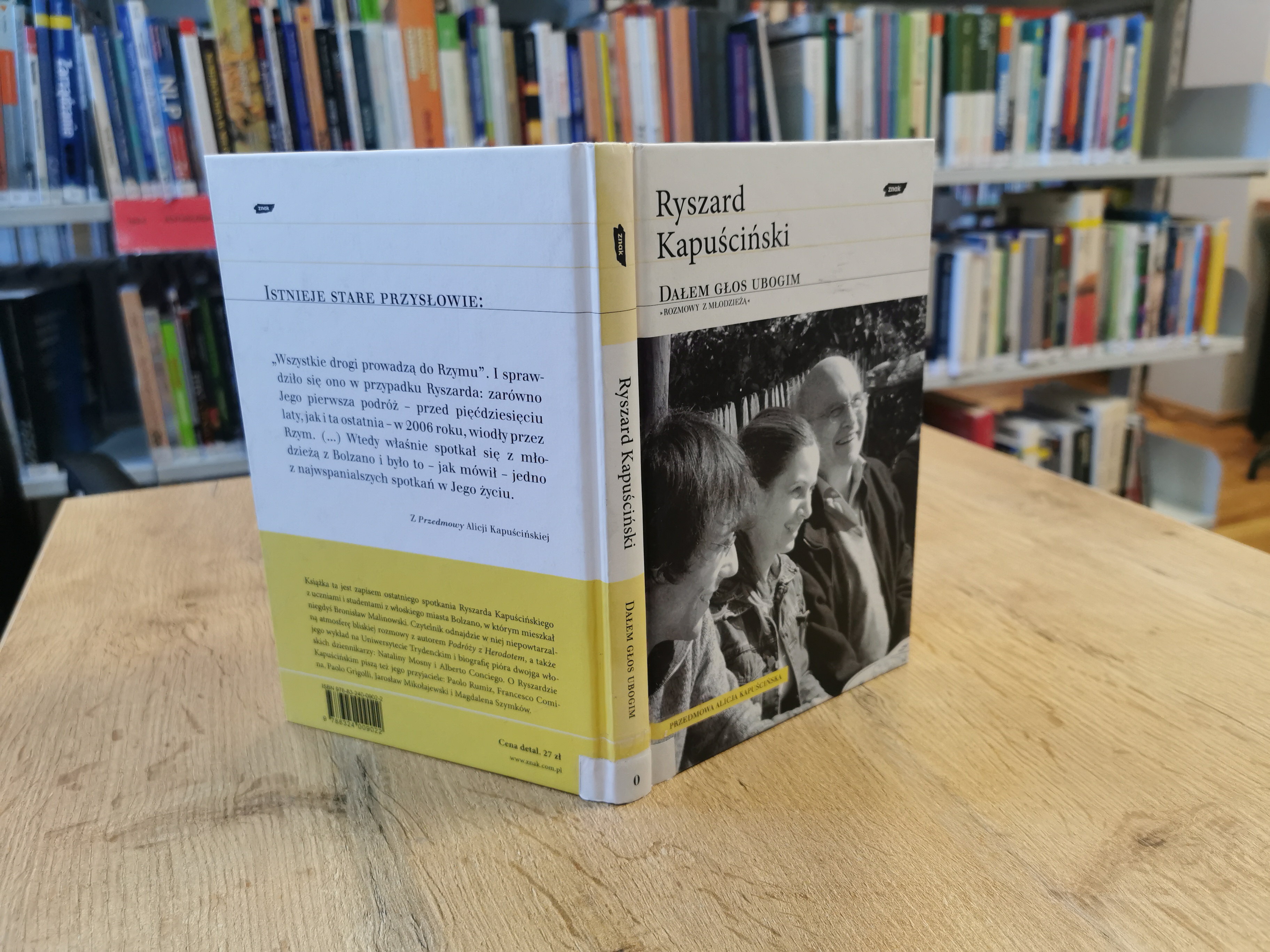 Okładka książki "Dałem głos ubogich" Ryszarda Kapuścińskiego