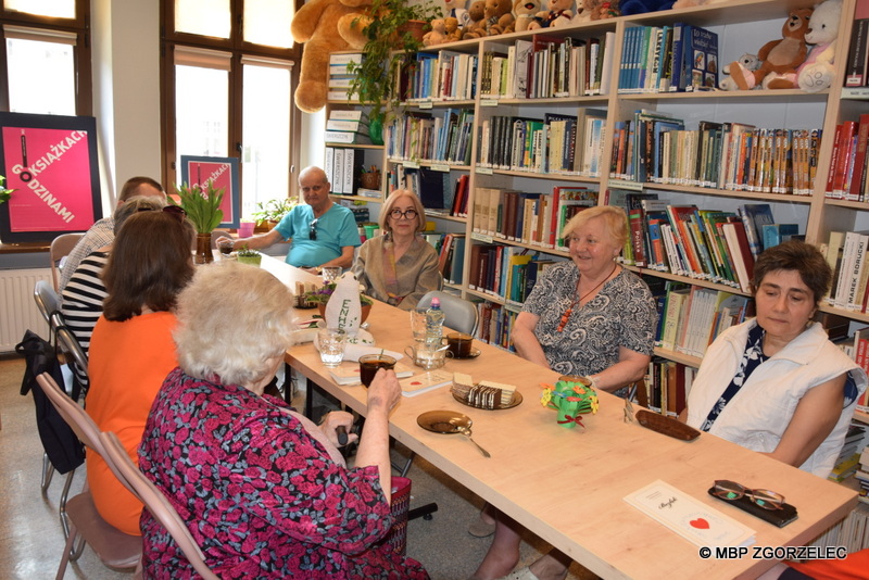 Spotkanie Dyskusyjnego Klubu Książki "Literiada" w Miejskiej Bibliotece Publicznej w Zgorzelcu.