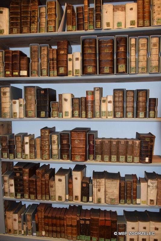Dawne książki w Górnołużyckiej Bibliotece Naukowej w Görlitz. 