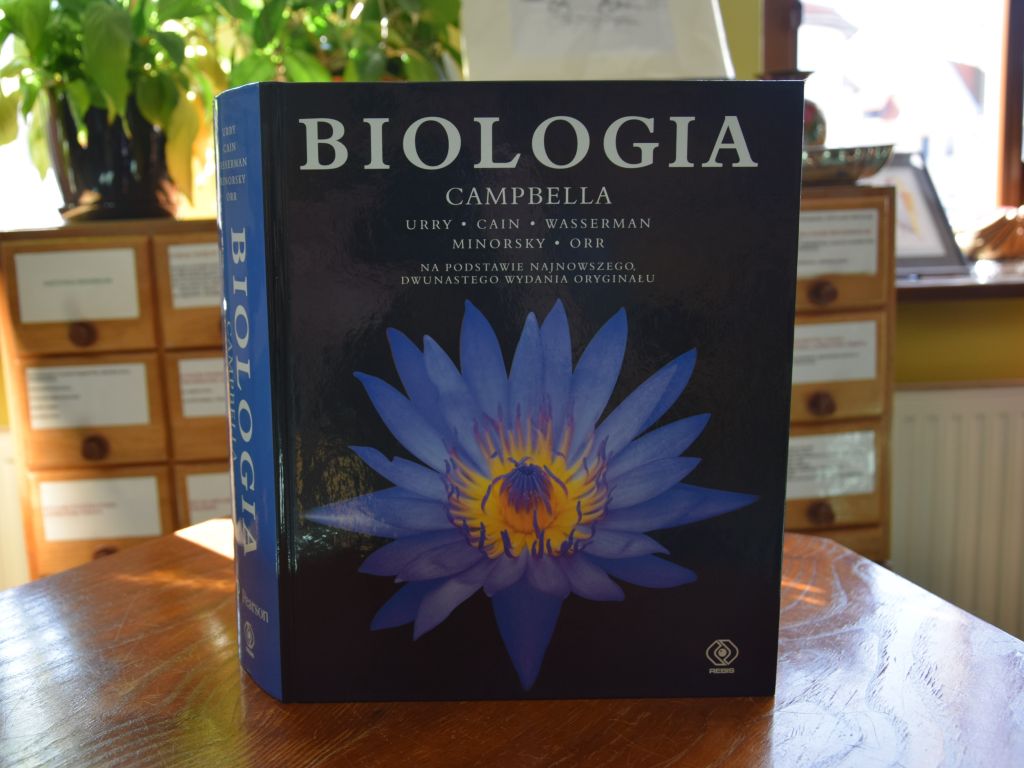 Okładka książki "Biologia Campbella" (Dom Wydawniczy Rebis, Poznań 2023).