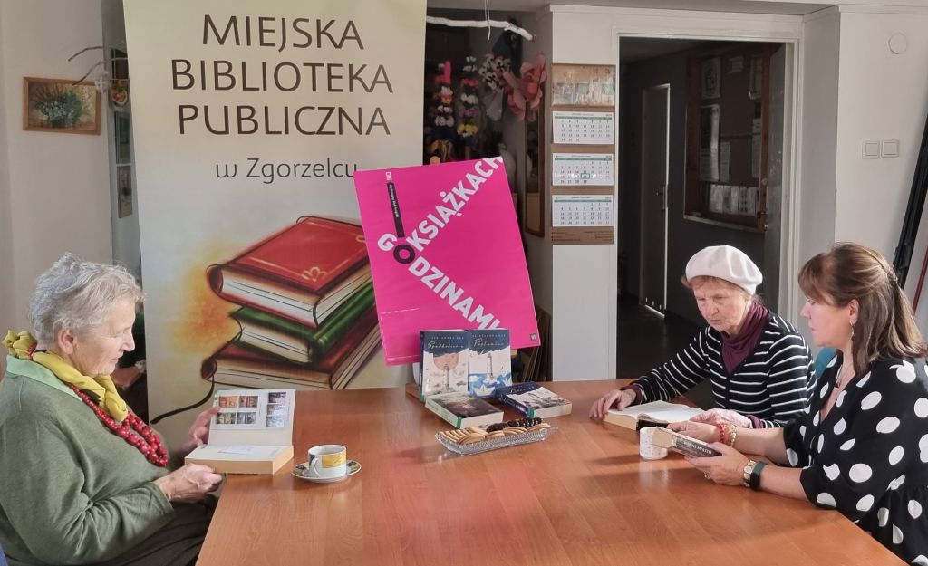 Spotkanie klubowiczek DKK "Aktywny Senior". Zdjęcie jest odnośnikiem do wpisu "Szept Anioła".