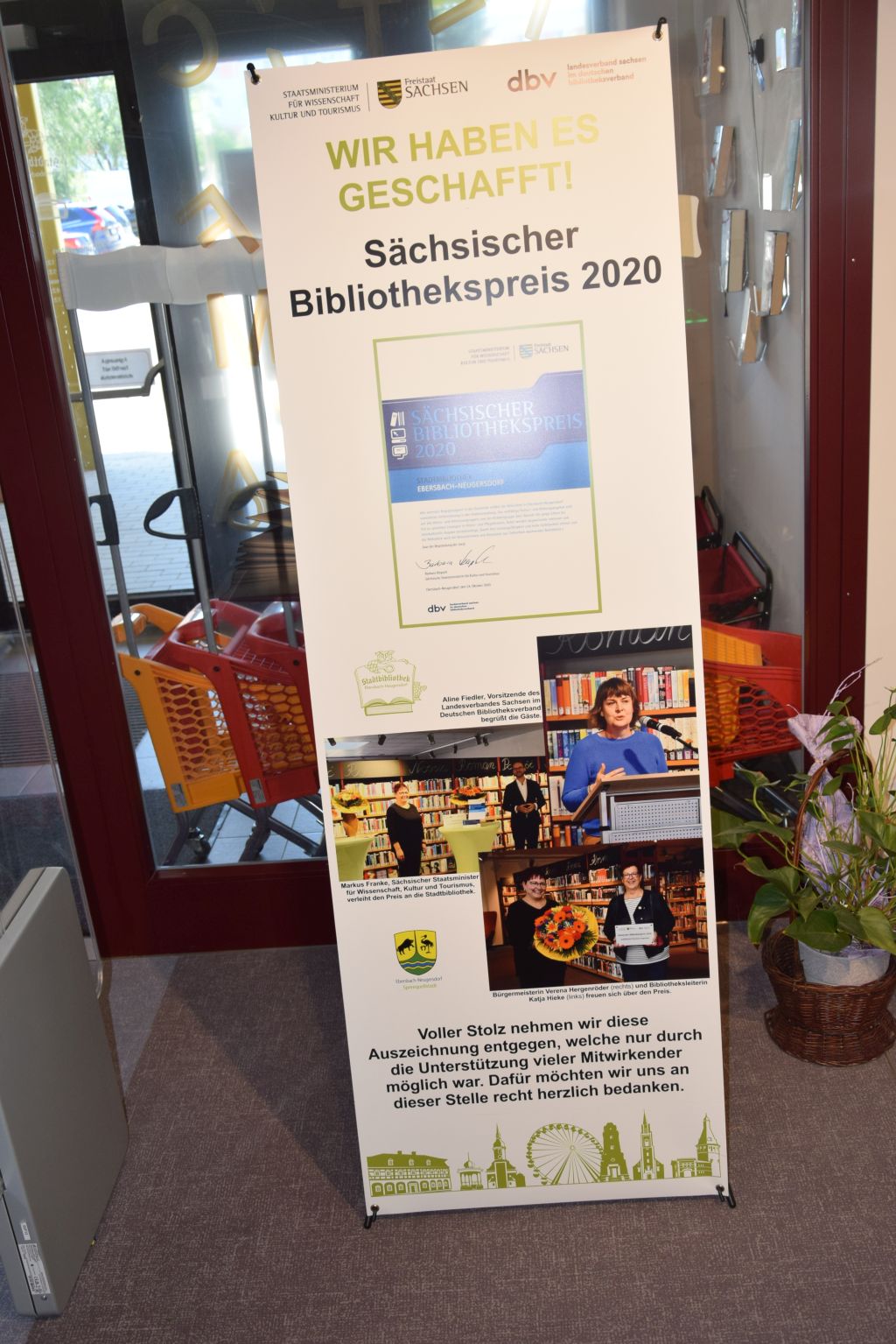 Wnętrze biblioteki w Ebersbach-Neugesdorf.