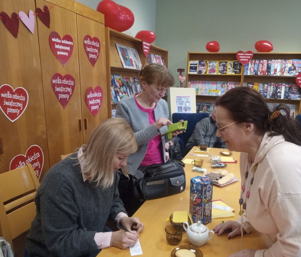 Biblioteka z Orkiestrą - Spotkanie Dyskusyjnego Klubu Książki "Literiada" w Czytelni MBP z okazji 33. Finału WOŚP.