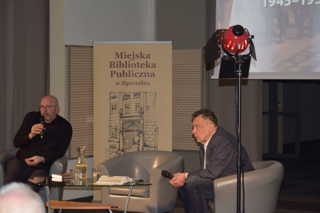 Spotkanie z Piotrem Pietrykiem, autorem książki "Miasto wygnańców. Zgorzelec 1945-1950".