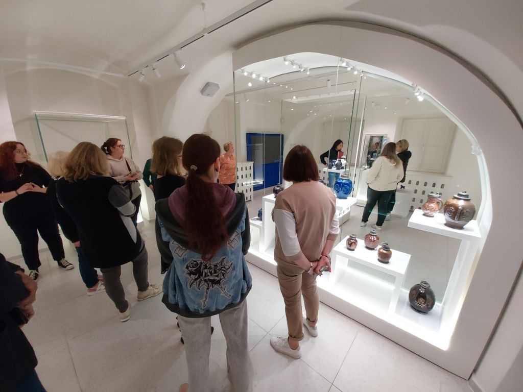 Zwiedzanie Muzeum Ceramiki w Bolesławcu.