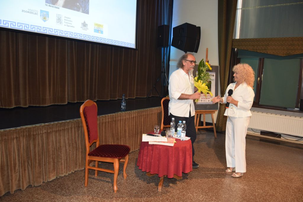 Spotkanie z Milo Kurtisem zorganizowane przez Miejską Bibliotekę Publiczną w Zgorzelcu w ramach XXVII Międzynarodowego Festiwalu Piosenki Greckiej.