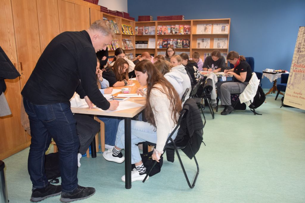 Warsztaty komiksowe ze Zbigniewem Masternakiem.