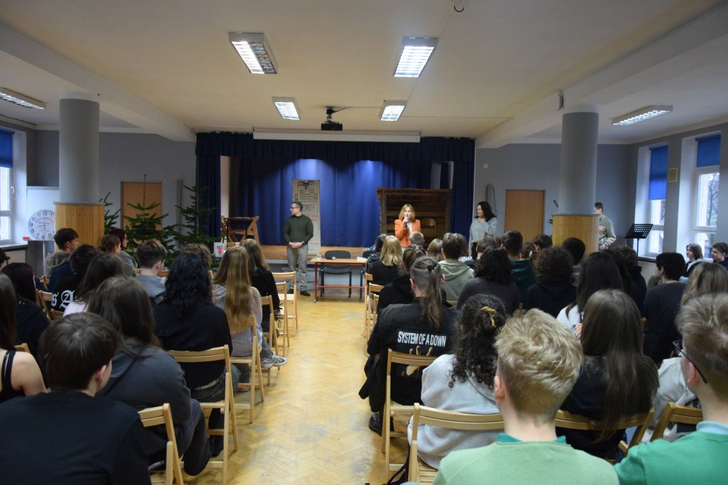 Spotkanie uczniów Europejskiego Liceum Ogólnokształcącego w&nbsp;Zgorzelcu z&nbsp;Jakubem Zającem.