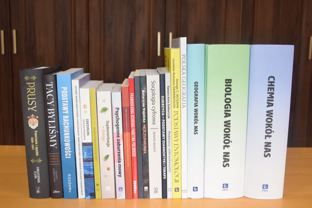 Nowe książki w Czytelni MBP. Zdjęcie jest odnośnikiem do wpisu "Nowości w Czytelni MBP".