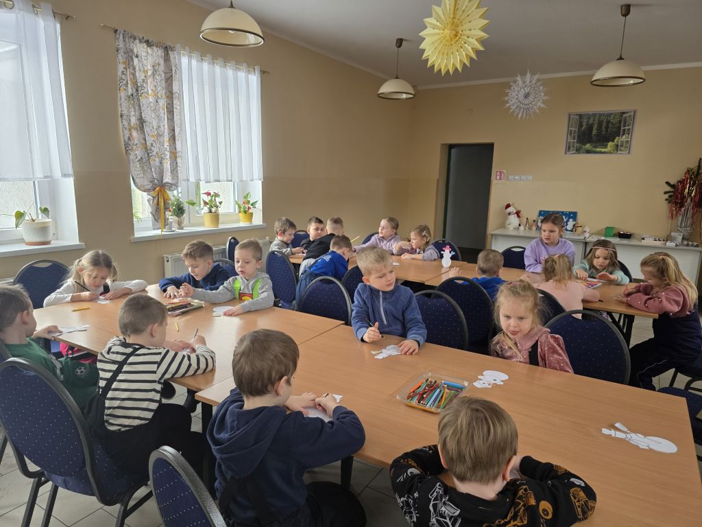 Zajęcie plastyczne dla przedszkolaków w&nbsp;bibliotece.