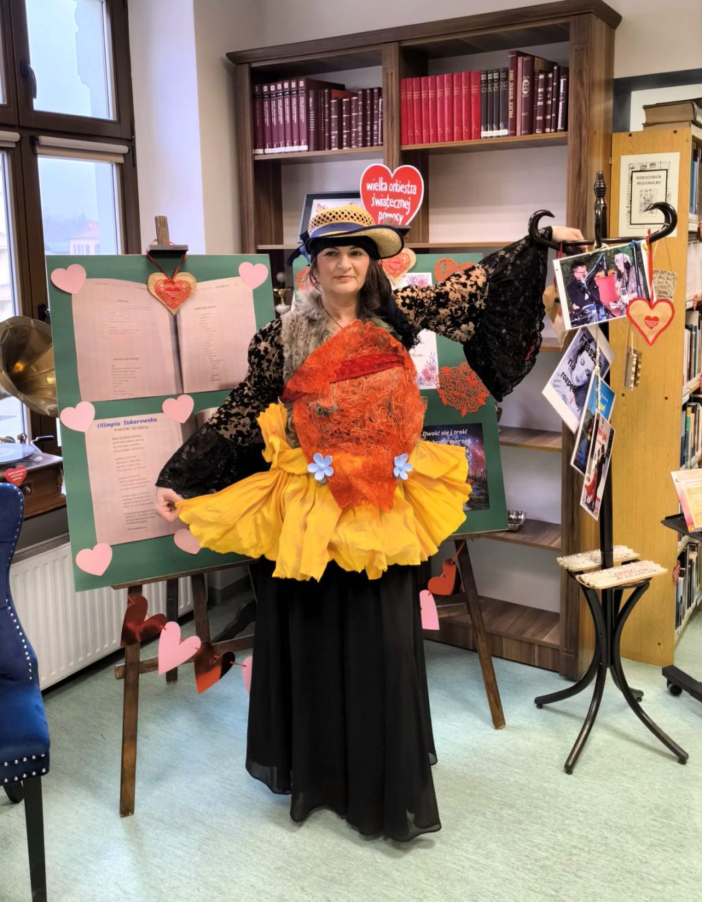 Spotkanie Dyskusyjnego Klubu Książki "Literiada" w&nbsp;Czytelni MBP. Gościnią spotkania była Olimpia Tokarewska - poetka, recytatorka, improwizatorka.