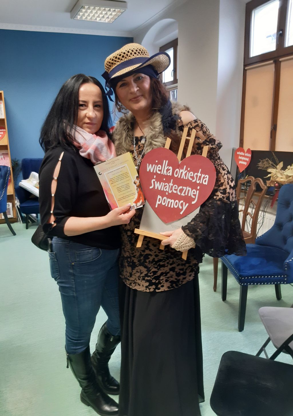 Spotkanie Dyskusyjnego Klubu Książki "Literiada" w&nbsp;Czytelni MBP. Gościnią spotkania była Olimpia Tokarewska - poetka, recytatorka, improwizatorka.