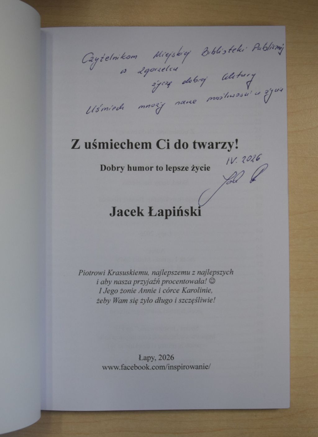 Książka Jacka Łapińskiego z&nbsp;dedykacją dla Czytelników Miejskiej Biblioteki Publicznej w&nbsp;Zgorzelcu.