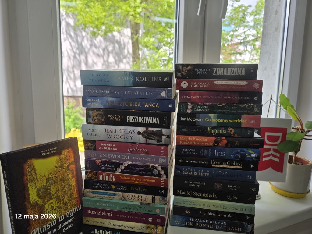 Nowości wydawnicze w Filii nr 4 Miejskiej Biblioteki Publicznej w Zgorzelcu. Zdjęcie jest odnośnikiem do wpisu "Nowości w Filii nr 4".