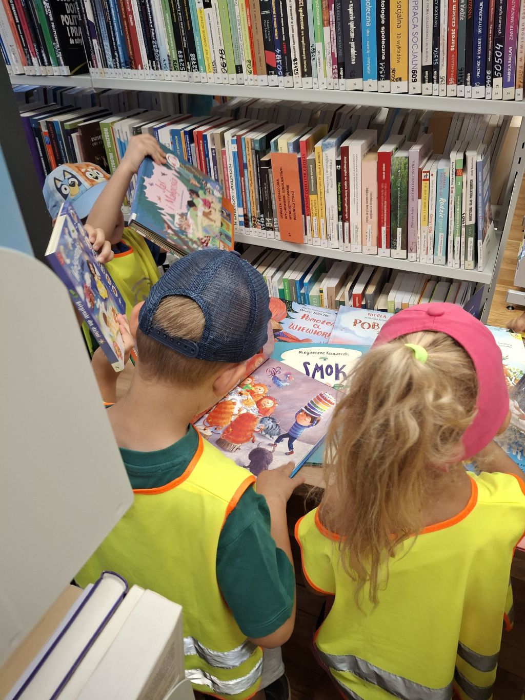 Czytelnicze spotkanie dla dzieci z&nbsp;Przedszkola nr 9 w&nbsp;Zgorzelcu w&nbsp;Filii nr 3 Miejskiej Biblioteki Publicznej w&nbsp;Zgorzelcu.