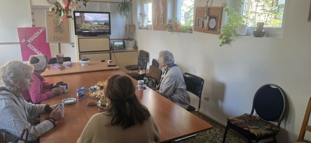 Spotkanie Klubowiczów Dyskusyjnego Klubu Książki "Aktywny Senior" w&nbsp;Filii nr 4 Miejskiej Biblioteki Publicznej w&nbsp;Zgorzelcu.